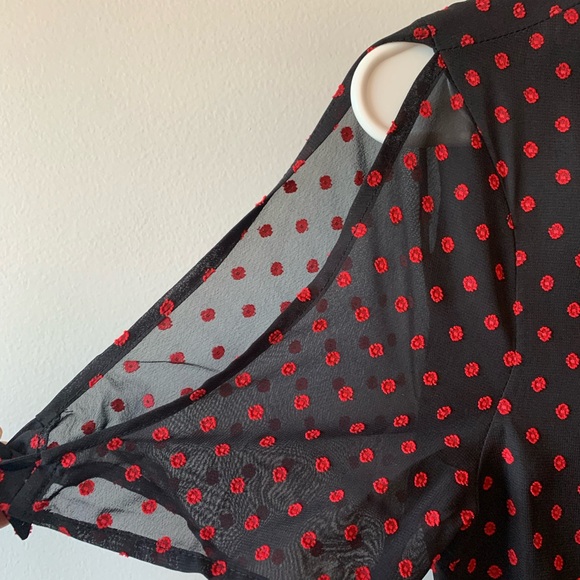 Polka Dot BCBG wrap dress - Picture 4 of 4